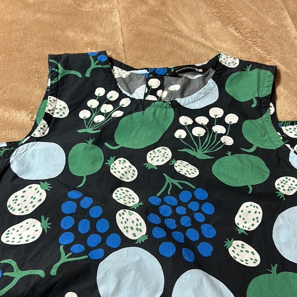Marimekko Dresses & Skirts - Uniqlo Marimekko Sleeveless A Line Cotton DressBlack Fruit Motif.
